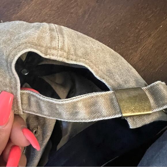 Dog Mom Embroidered Hats Caps Lot of 2 Gray Tan Casual - Picture 6 of 7